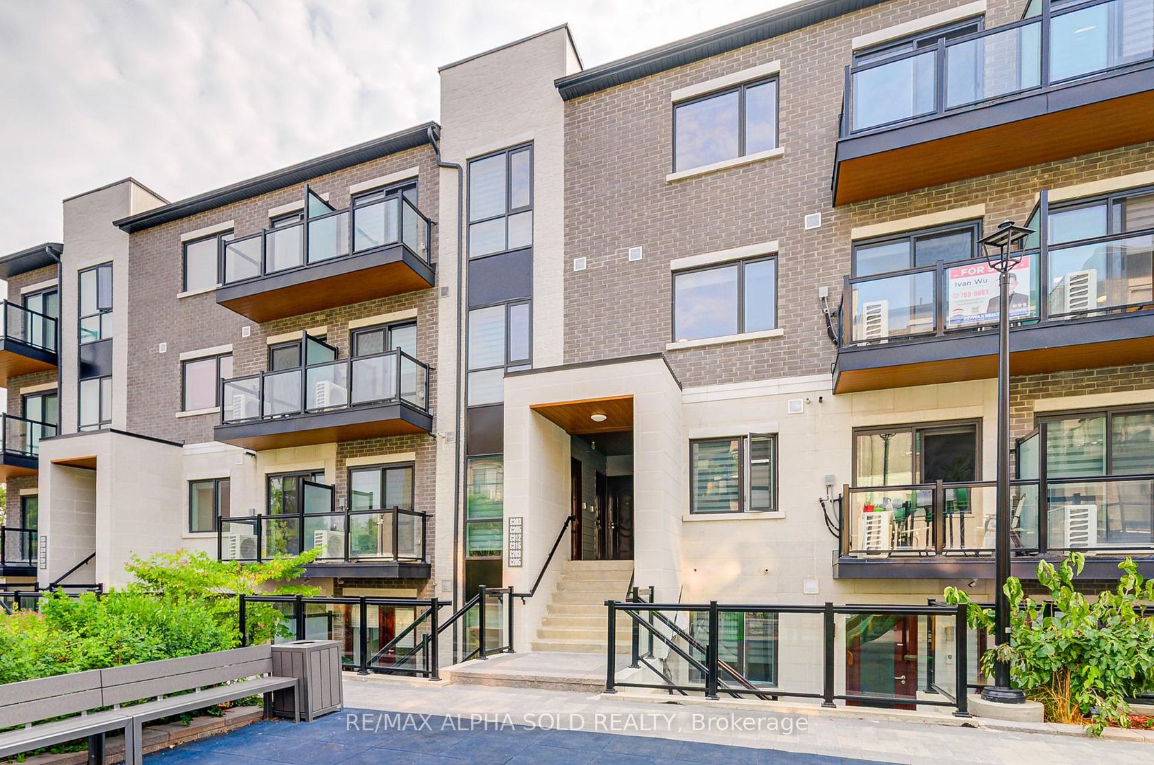 C303 - 60 Morecambe Gate, L'Amoreaux, Toronto 