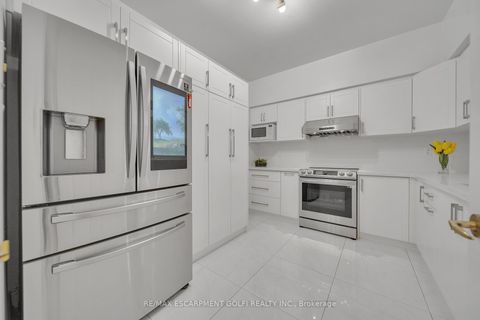 Photo 11 at PH203 - 8 Lee Centre Drive, Woburn, Toronto