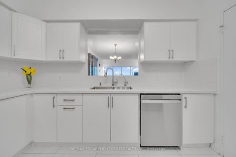 Photo 13 at PH203 - 8 Lee Centre Drive, Woburn, Toronto