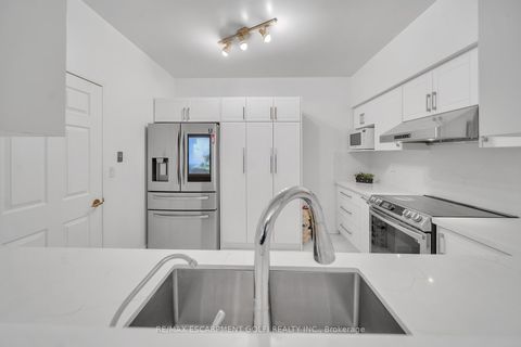 Photo 14 at PH203 - 8 Lee Centre Drive, Woburn, Toronto