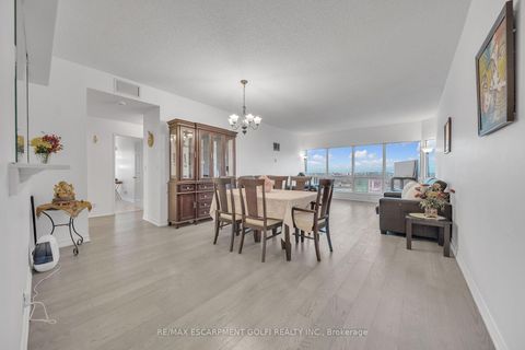 Photo 16 at PH203 - 8 Lee Centre Drive, Woburn, Toronto