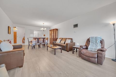 Photo 20 at PH203 - 8 Lee Centre Drive, Woburn, Toronto