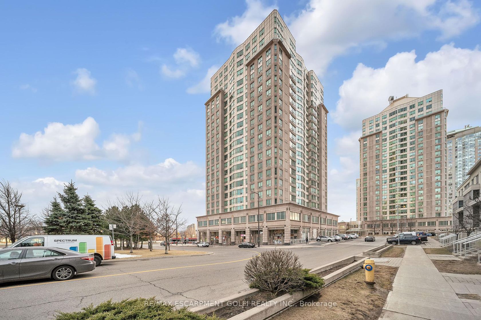 PH203 - 8 Lee Centre Drive, Woburn, Toronto 
