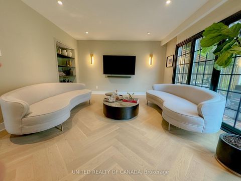 Photo 2 at 178 Three Valleys Drive, Donalda, Toronto
