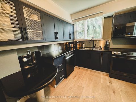 Photo 4 at 178 Three Valleys Drive, Donalda, Toronto