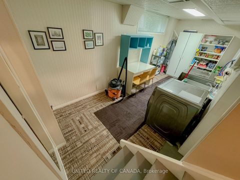 Photo 8 at 178 Three Valleys Drive, Donalda, Toronto