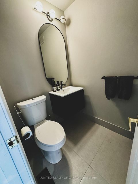 Photo 10 at 178 Three Valleys Drive, Donalda, Toronto
