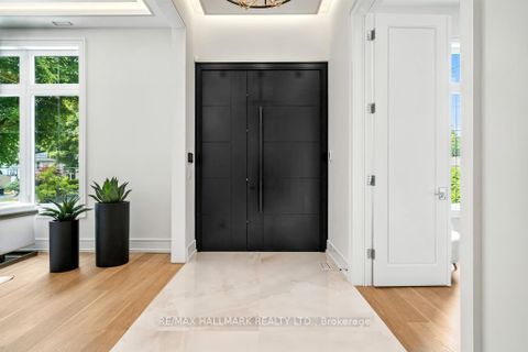 Photo 3 at 215 Northwood Drive, Newtonbrook East, Toronto Photo 3 at 215 Northwood Drive, Newtonbrook East, Toronto