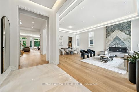 Photo 4 at 215 Northwood Drive, Newtonbrook East, Toronto