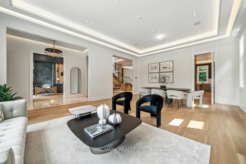 Photo 7 at 215 Northwood Drive, Newtonbrook East, Toronto