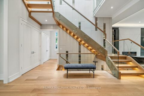 Photo 10 at 215 Northwood Drive, Newtonbrook East, Toronto