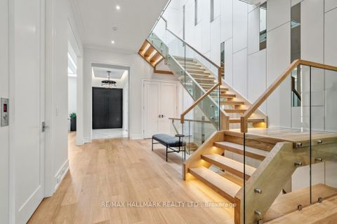 Photo 11 at 215 Northwood Drive, Newtonbrook East, Toronto