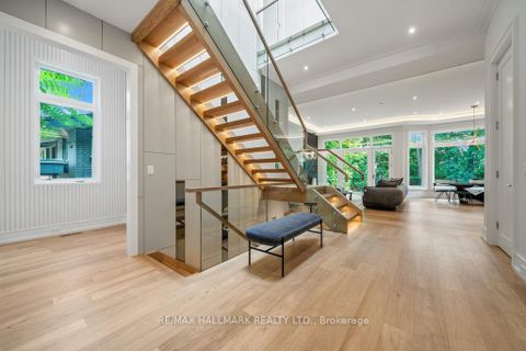 Photo 12 at 215 Northwood Drive, Newtonbrook East, Toronto