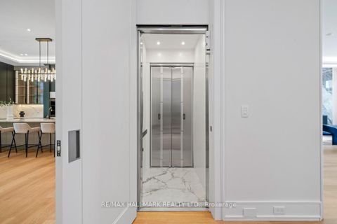 Photo 25 at 215 Northwood Drive, Newtonbrook East, Toronto