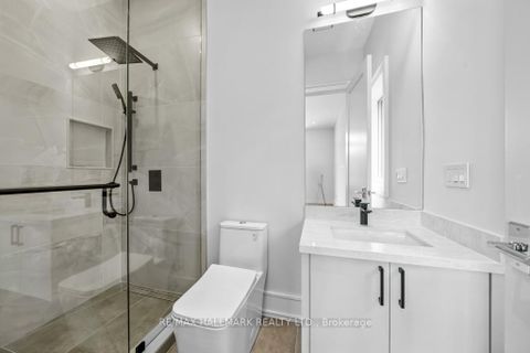 Photo 34 at 215 Northwood Drive, Newtonbrook East, Toronto