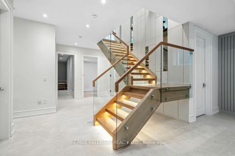 Photo 43 at 215 Northwood Drive, Newtonbrook East, Toronto