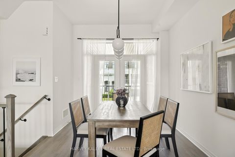 Photo 6 at 37 Arianna Crescent, Patterson, Vaughan