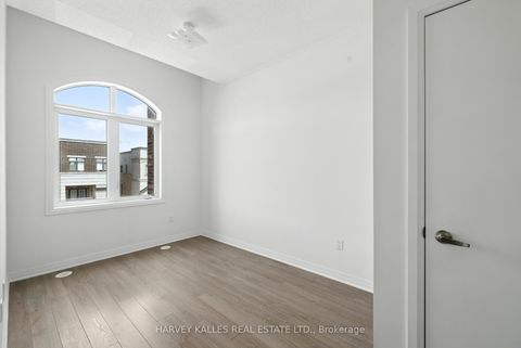 Photo 15 at 37 Arianna Crescent, Patterson, Vaughan