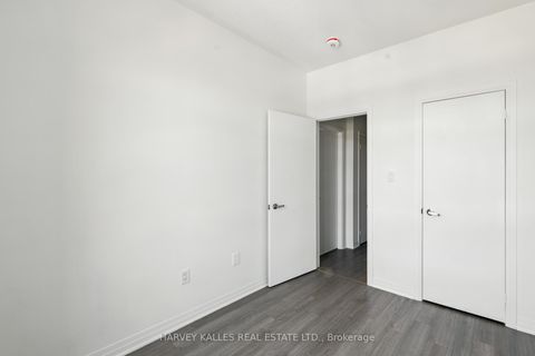 Photo 18 at 37 Arianna Crescent, Patterson, Vaughan