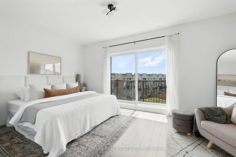 Photo 20 at 37 Arianna Crescent, Patterson, Vaughan