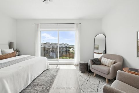 Photo 21 at 37 Arianna Crescent, Patterson, Vaughan
