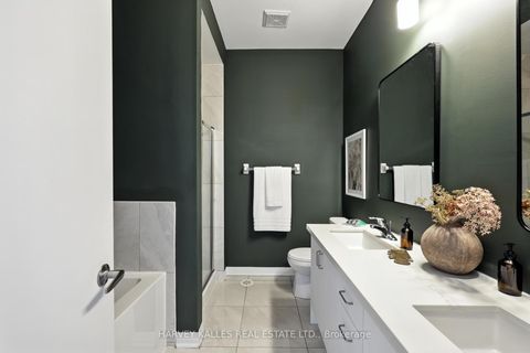 Photo 24 at 37 Arianna Crescent, Patterson, Vaughan