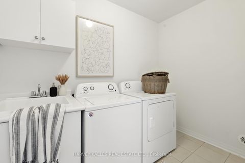 Photo 30 at 37 Arianna Crescent, Patterson, Vaughan
