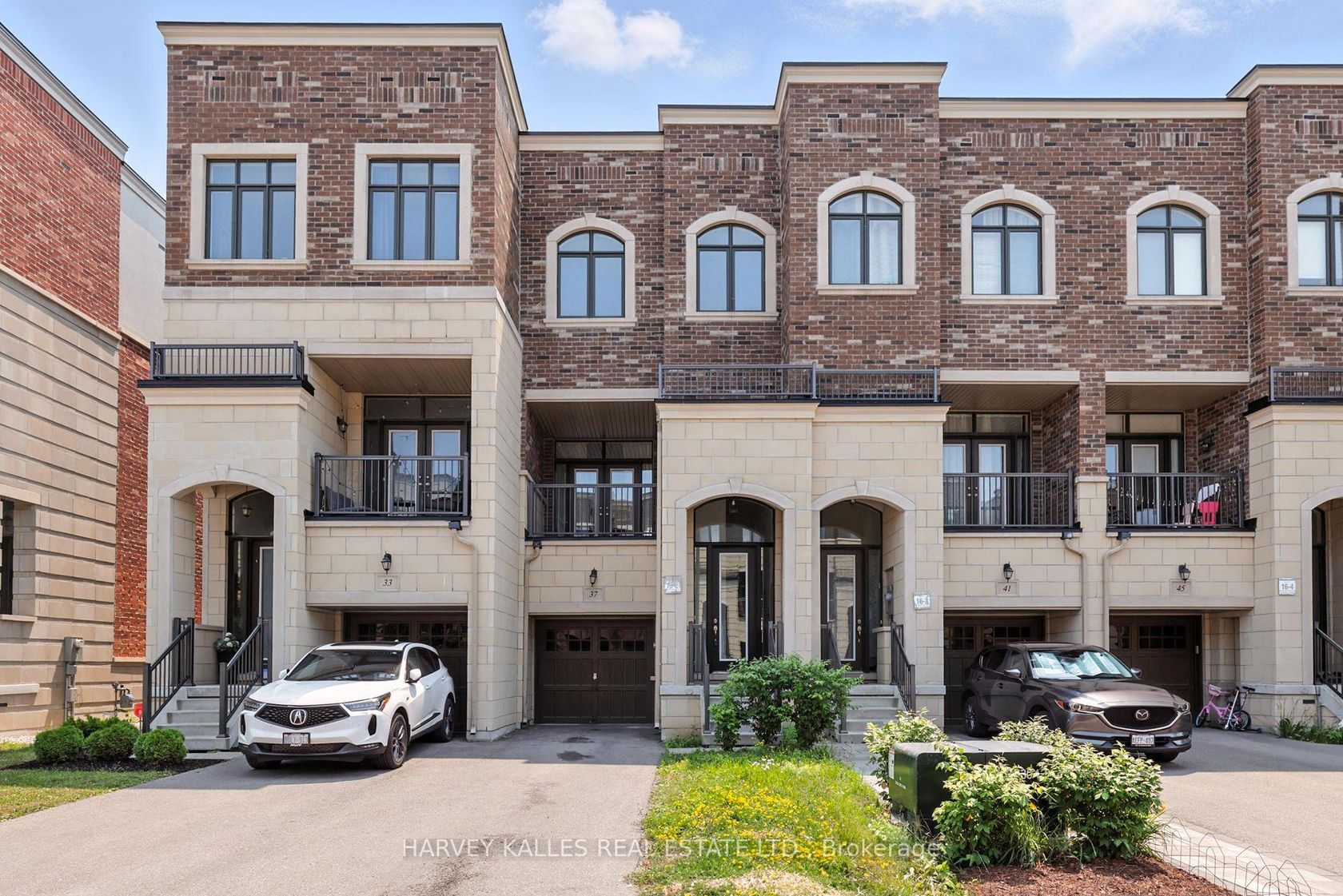 37 Arianna Crescent, Patterson, Vaughan 