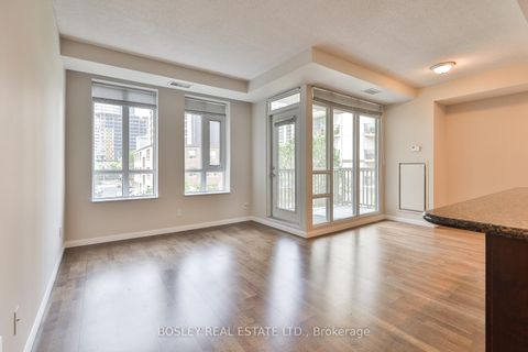 Photo 3 at 412 - 900 Mount Pleasant Road, Mount Pleasant West, Toronto