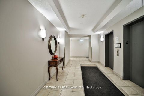 Photo 1 at 202 - 2506 Rutherford Road, Maple, Vaughan
