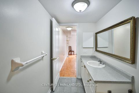 Photo 13 at 202 - 2506 Rutherford Road, Maple, Vaughan