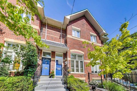 Photo 1 at 257 Milan Street, Moss Park, Toronto