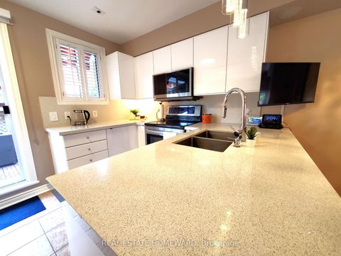Photo 15 at 257 Milan Street, Moss Park, Toronto