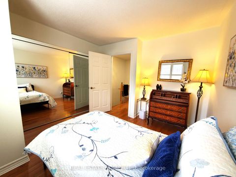 Photo 32 at 257 Milan Street, Moss Park, Toronto
