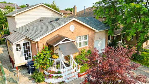 Photo 2 at 26 Fawcett Trail, Malvern, Toronto