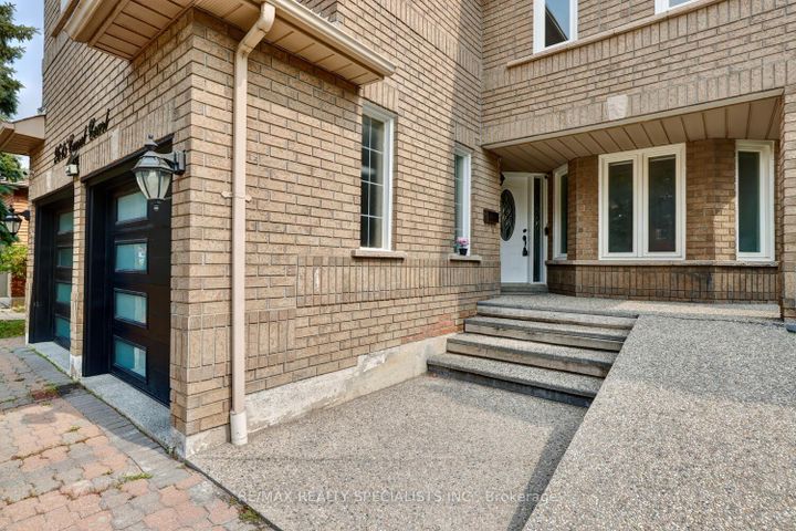 Photo 2 at 2615 Comet Court, Sheridan, Mississauga