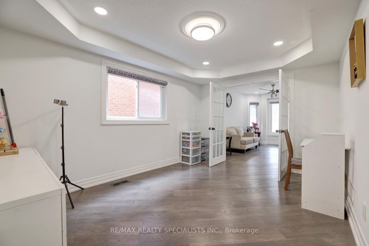 Photo 9 at 2615 Comet Court, Sheridan, Mississauga