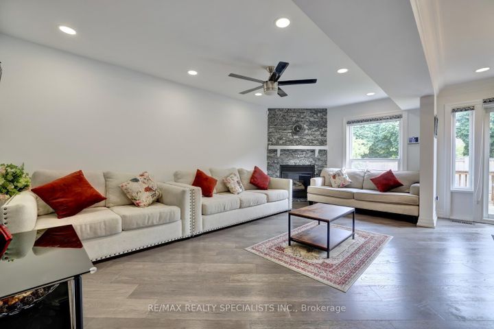 Photo 18 at 2615 Comet Court, Sheridan, Mississauga