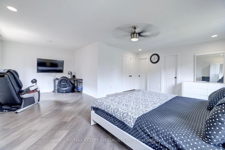 Photo 22 at 2615 Comet Court, Sheridan, Mississauga