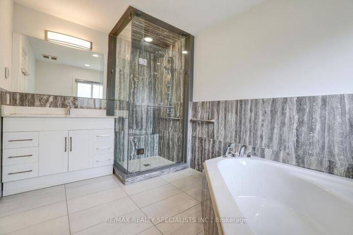 Photo 23 at 2615 Comet Court, Sheridan, Mississauga