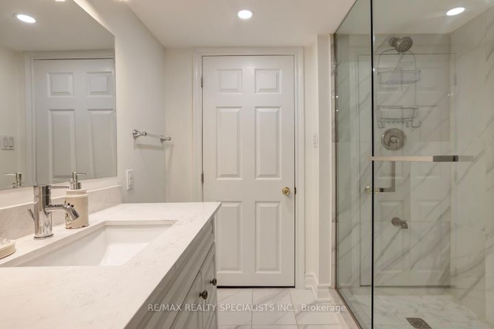 Photo 33 at 2615 Comet Court, Sheridan, Mississauga
