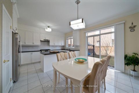 Photo 11 at 324 Chatfield Drive S, Vellore Village, Vaughan