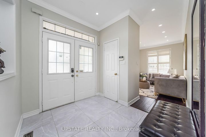 Photo 3 at 48 Clementine Drive, Bram West, Brampton
