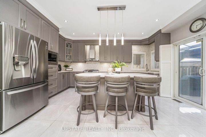 Photo 12 at 48 Clementine Drive, Bram West, Brampton