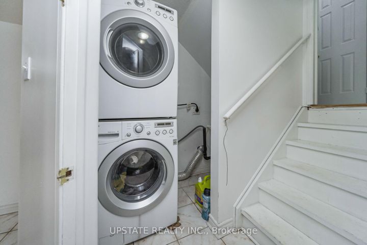 Photo 30 at 48 Clementine Drive, Bram West, Brampton