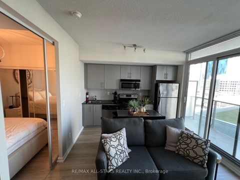 Photo 4 at 1306 - 55 Bremner Boulevard, Waterfront Communities C1, Toronto