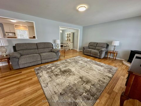 Photo 4 at 207 CHRISTOPHER Street, Stayner, Clearview