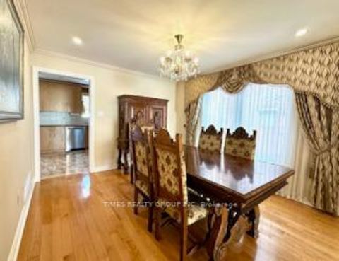 Photo 5 at 6 Carriage Lane, Branson, Toronto