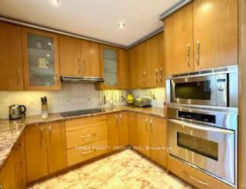 Photo 7 at 6 Carriage Lane, Branson, Toronto
