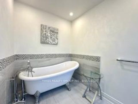 Photo 18 at 6 Carriage Lane, Branson, Toronto
